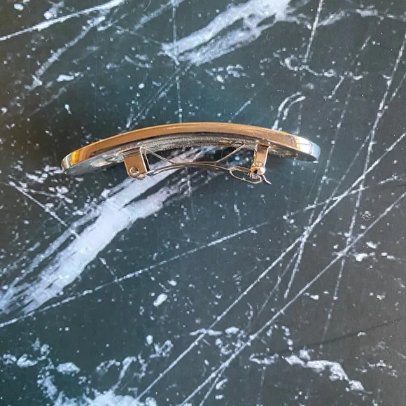 Vintage Chanel Hair Clip - Picture 6 of 6